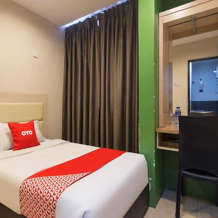 Hotel O Hotel 916 バトゥ洞窟 エクステリア 写真